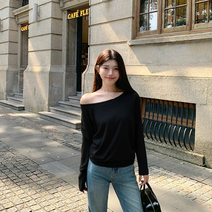 Relaxed Lazy Off-the-Shoulder Long Sleeve T-Shirt for Women Loose-Fitting Sexy and Unique Top