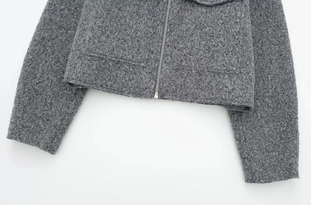 TRZA Women Fashion Patch Pockets With Flaps Cropped Jacket Coat Vintage Long Sleeve Front Zipper Female Outerwear Chic Tops