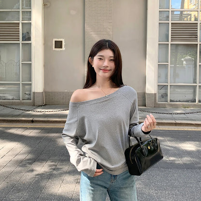 Relaxed Lazy Off-the-Shoulder Long Sleeve T-Shirt for Women Loose-Fitting Sexy and Unique Top